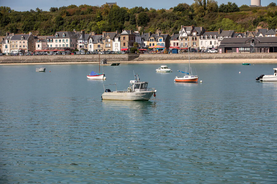 Quels sont les points d'intérêt incontournables à Cancale en une journée ?